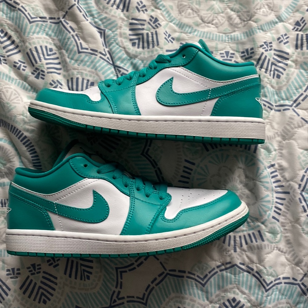 💚💚💚 WOMENS NEW EMERALD JORDAN LOWS 💚💚💚